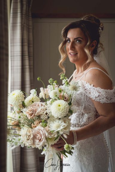 Modern Romanic wedding bouquet