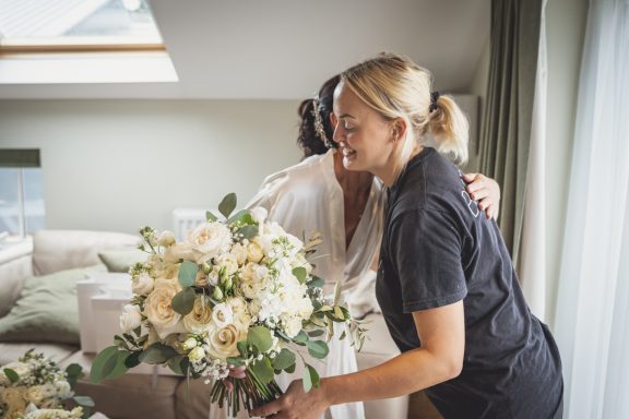 Textured modern wedding fllowers